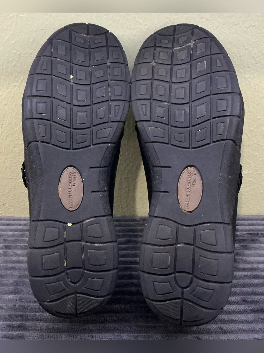 Earth Origins Naya Black Leather Flats Comfort Loafer Gorpcore Granolachic Sz 10 - Picture 8 of 10